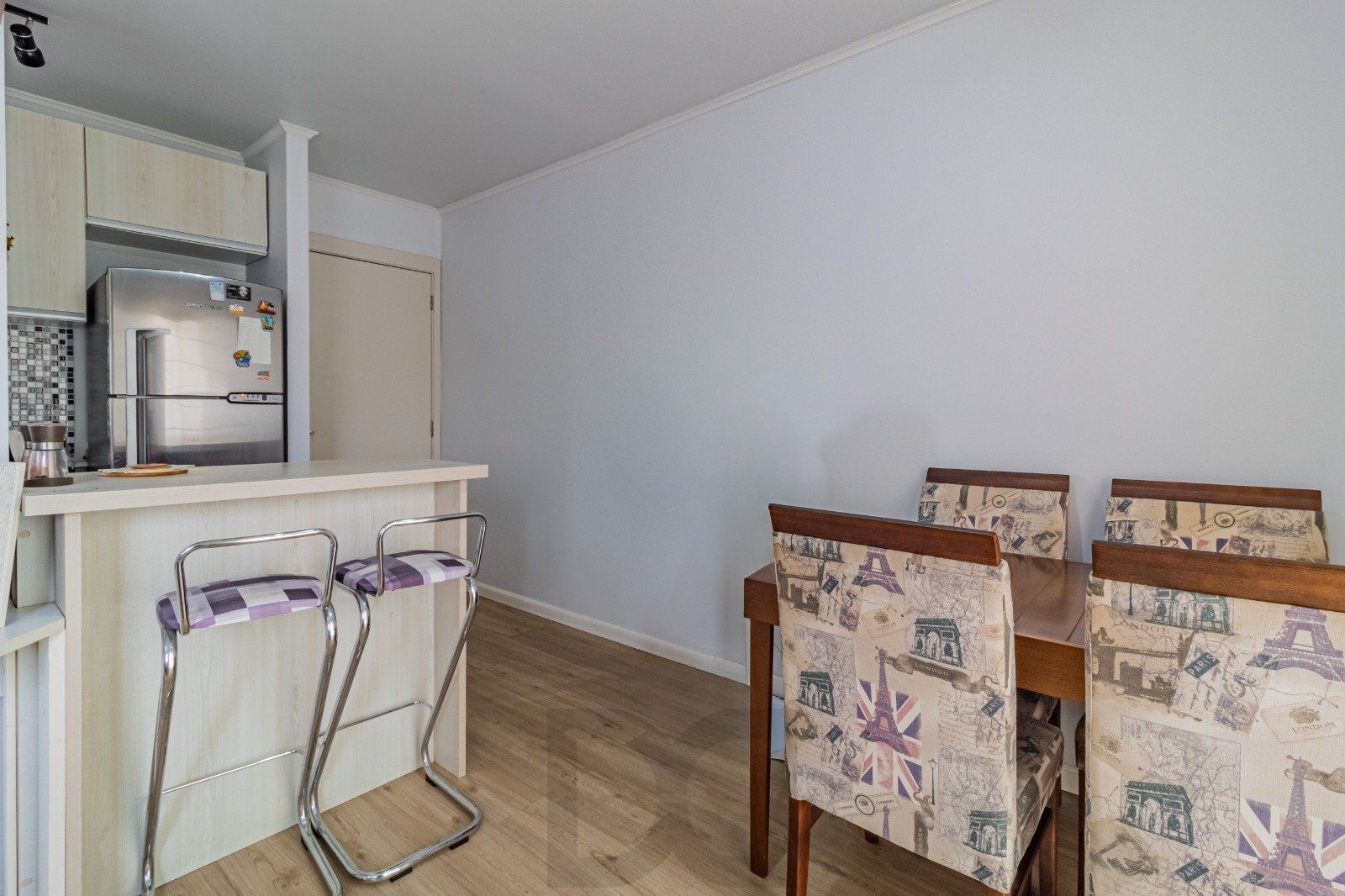 Apartamento com 2 dormitórios e 1 vaga de garagem escriturada no Bairro Humaitá — foto 11