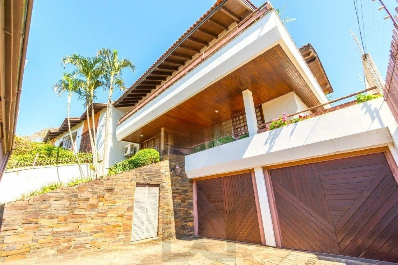 Casa com 4 dormitórios, 1 suíte, 4 vagas, piscina no bairro Três Figueiras. — foto 19