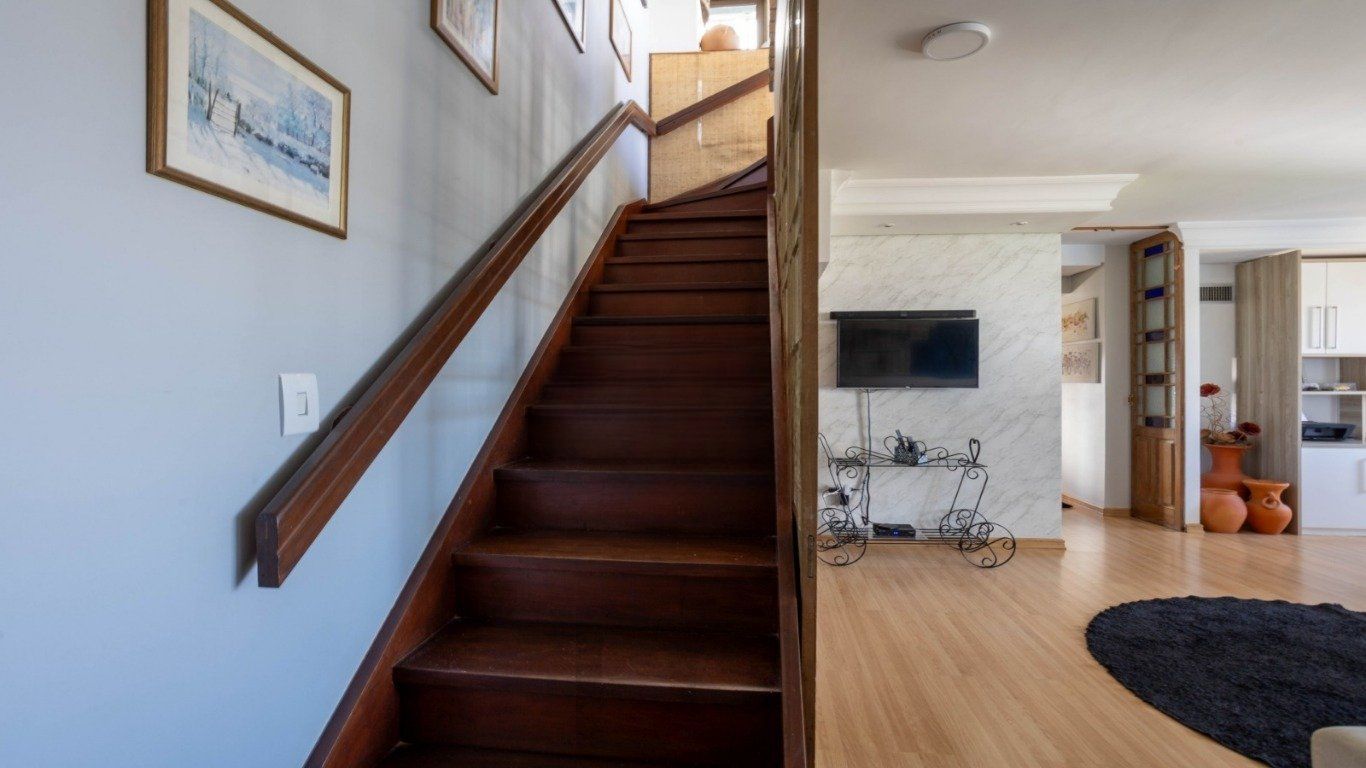 Cobertura com 3 Quartos, 1 suíte, 2 vagas e 211m² no Petrópolis. — foto 5