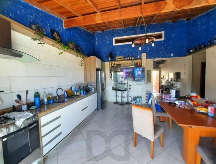 Casa de 4 quartos,suíte,churrasqueira no bairro Nonoai — foto 5