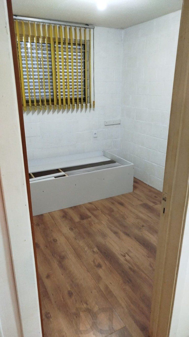 Apartamento térreo 1 quarto e semi mobiliado e portaria no bairro Rubem Berta — foto 8