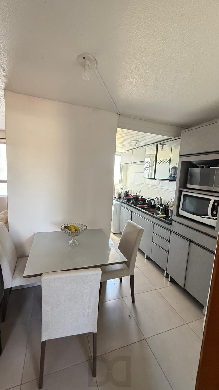 Apartamento semi mobiliado de 2 quartos e 1 vaga no bairro Rubem Berta — foto 4