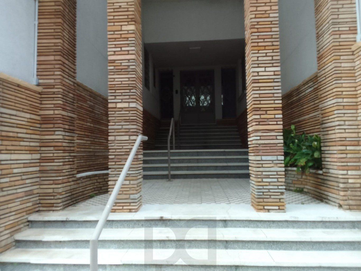 Apartamento de 2 dormitórios no Bairro petropolis em Porto Alegre. — foto 42