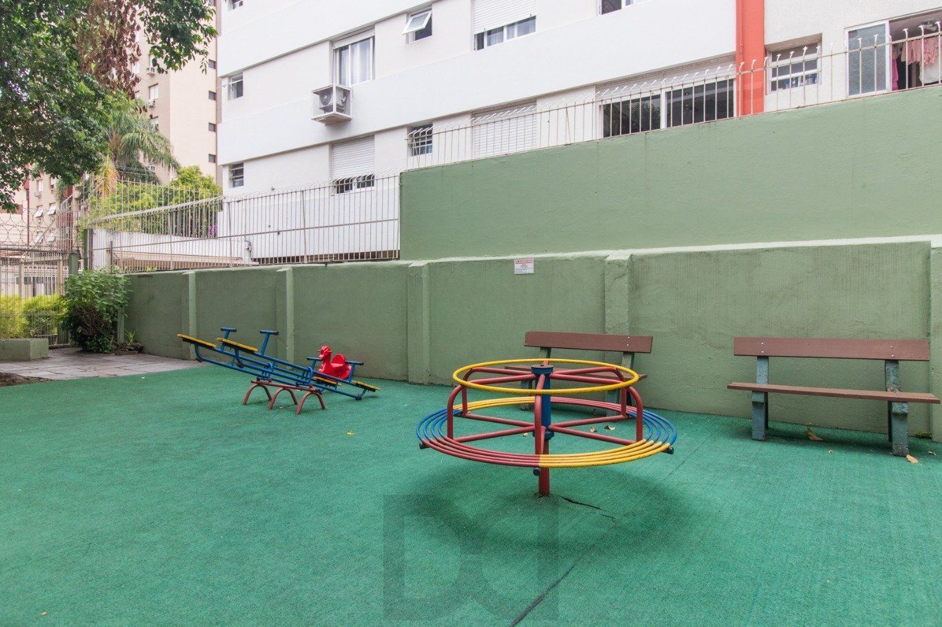 Apartamento 2 Quartos com Suíte e Pátio no Menino Deus — foto 27