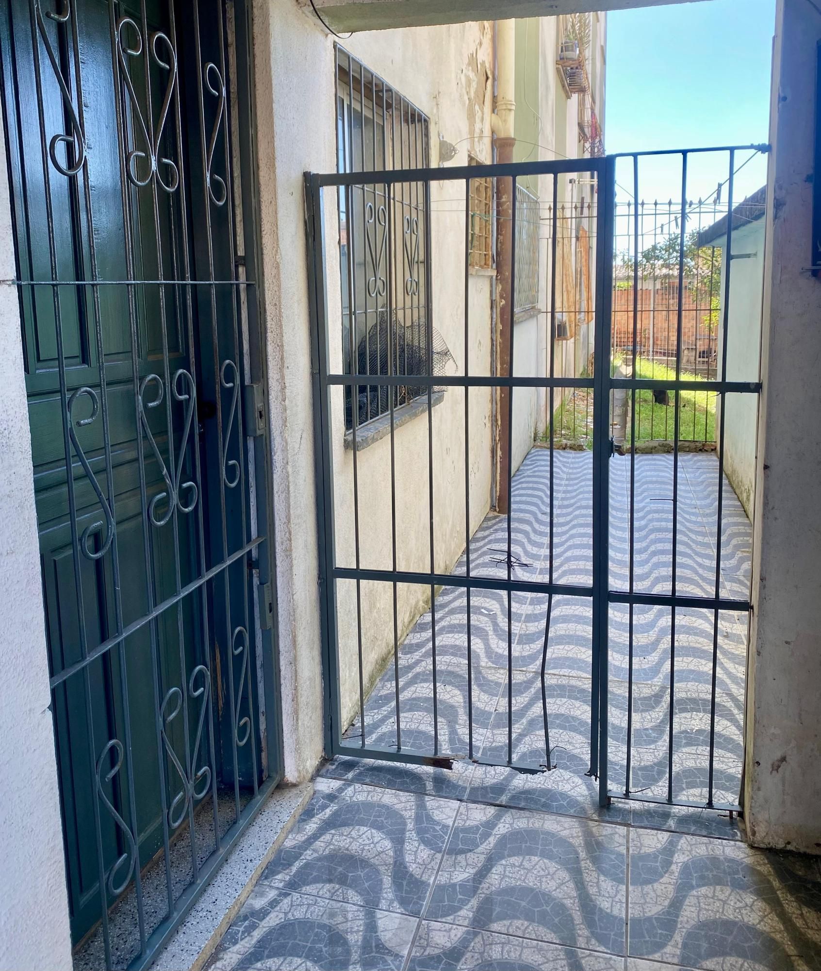 Apartamento Térreo, com 2 quartos, portaria e pátio no bairro Rubem Berta — foto 12
