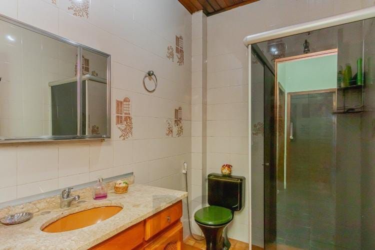 Casa com 6 quartos, 2 vagas e pátio no Bairro Higienópolis — foto 32
