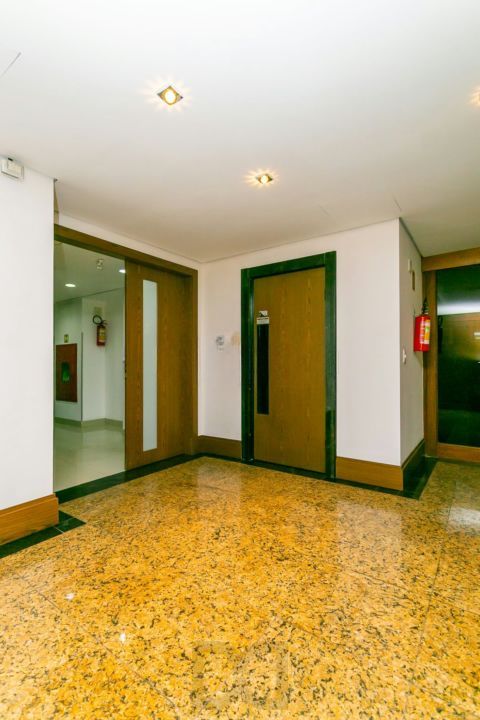 Apartamento de 4 dormitórios, 2 suítes, 2 vagas e elevador na Castro Alves. — foto 46