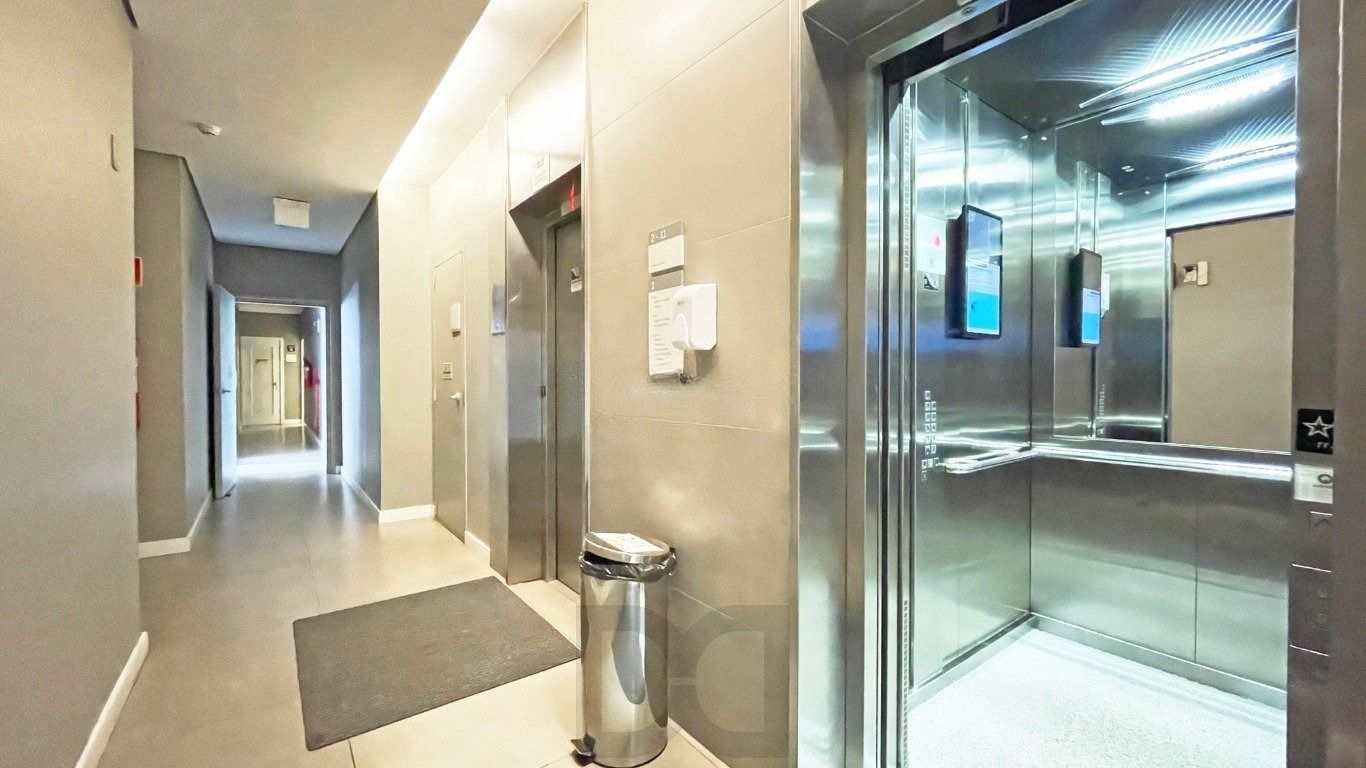 Apartamento de 2 dormitórios, e 1 vaga de garagem no Bairro são Joao/Poa. — foto 17