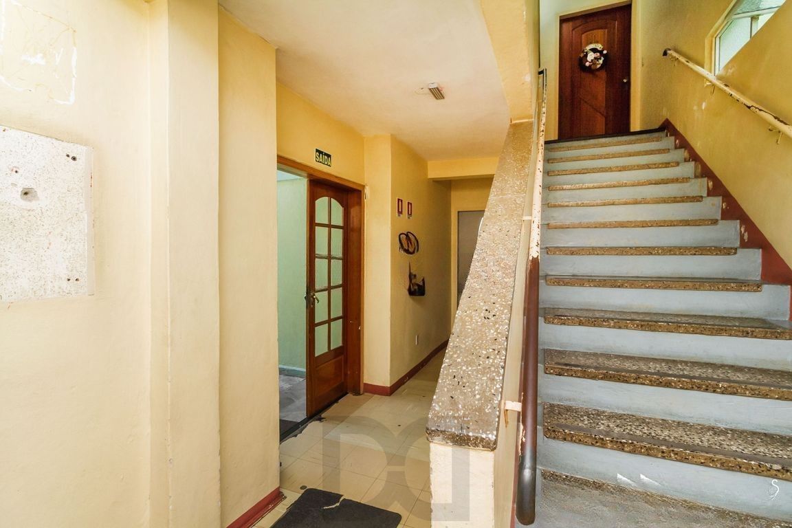 Apartamento de 2 dormitórios, semi mobiliado e 47m² no bairro Camaquã. — foto 19