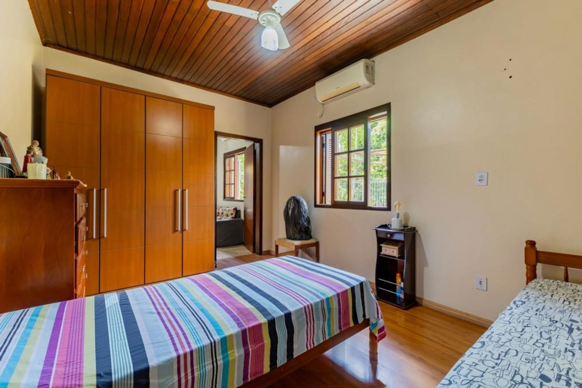 Casa com 1.640,00m², 3 dormitórios, 4 vagas à venda Rua Marista. — foto 20