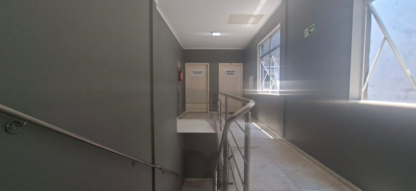Sala semi mobiliada comercial no bairro Auxiliadora. — foto 17