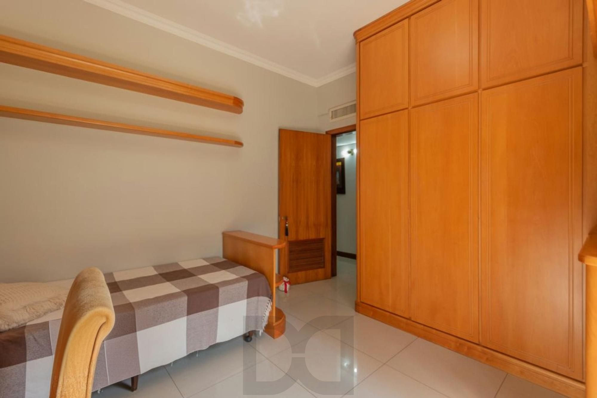 Apartamento de 4 dormitórios, 2 suítes, 2 vagas e elevador na Castro Alves. — foto 38