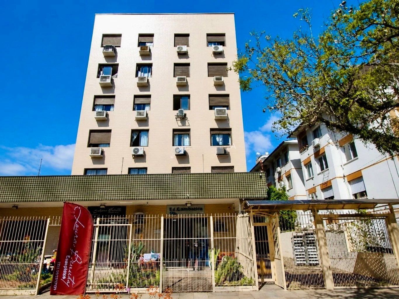 Apartamento mobiliado de 2 dormitórios com sacada churrasqueira, elevador vaga — foto 12