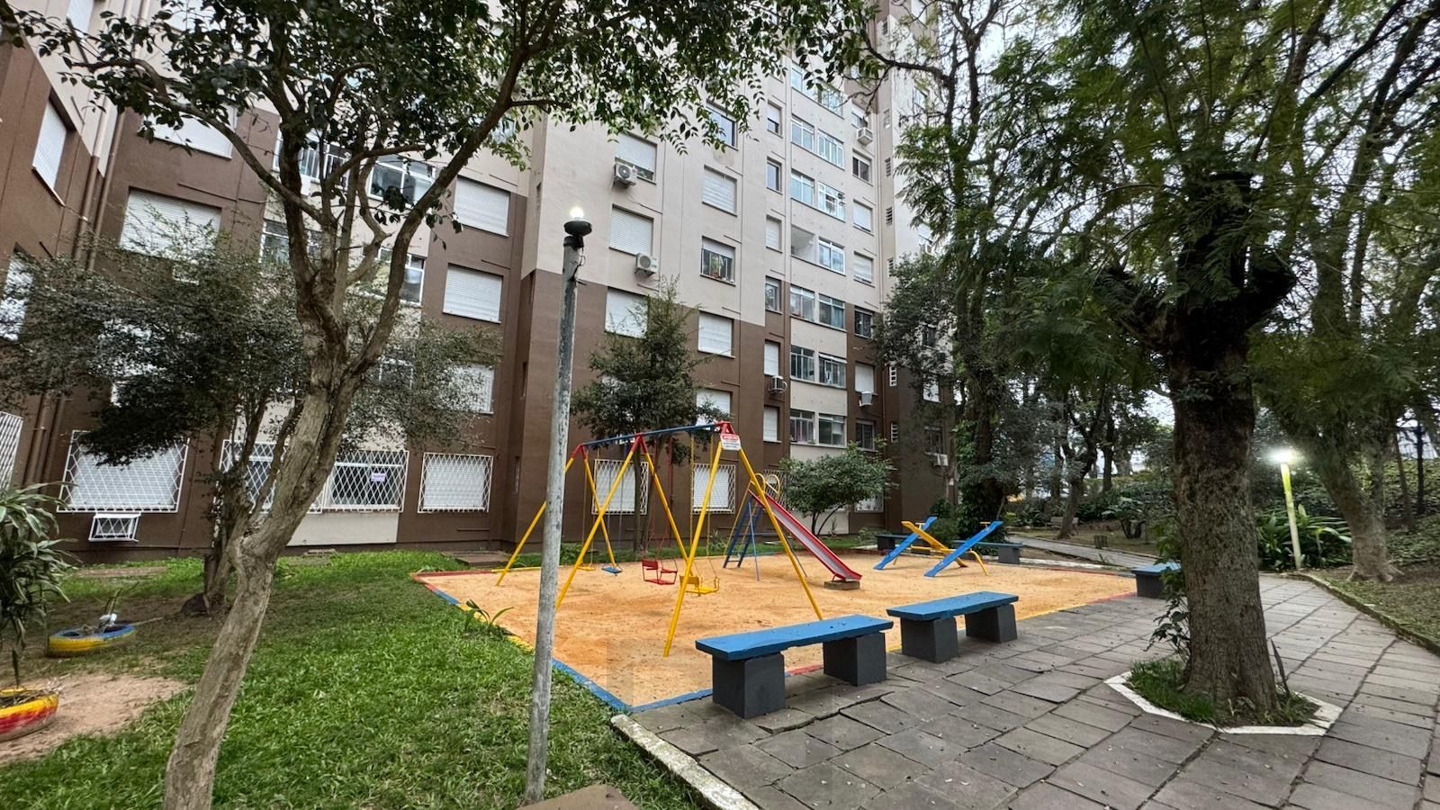 Apartamento com 1 Quarto e 1 vaga à Venda, 42 m² por R$ 200mil Bairro Cristal — foto 33