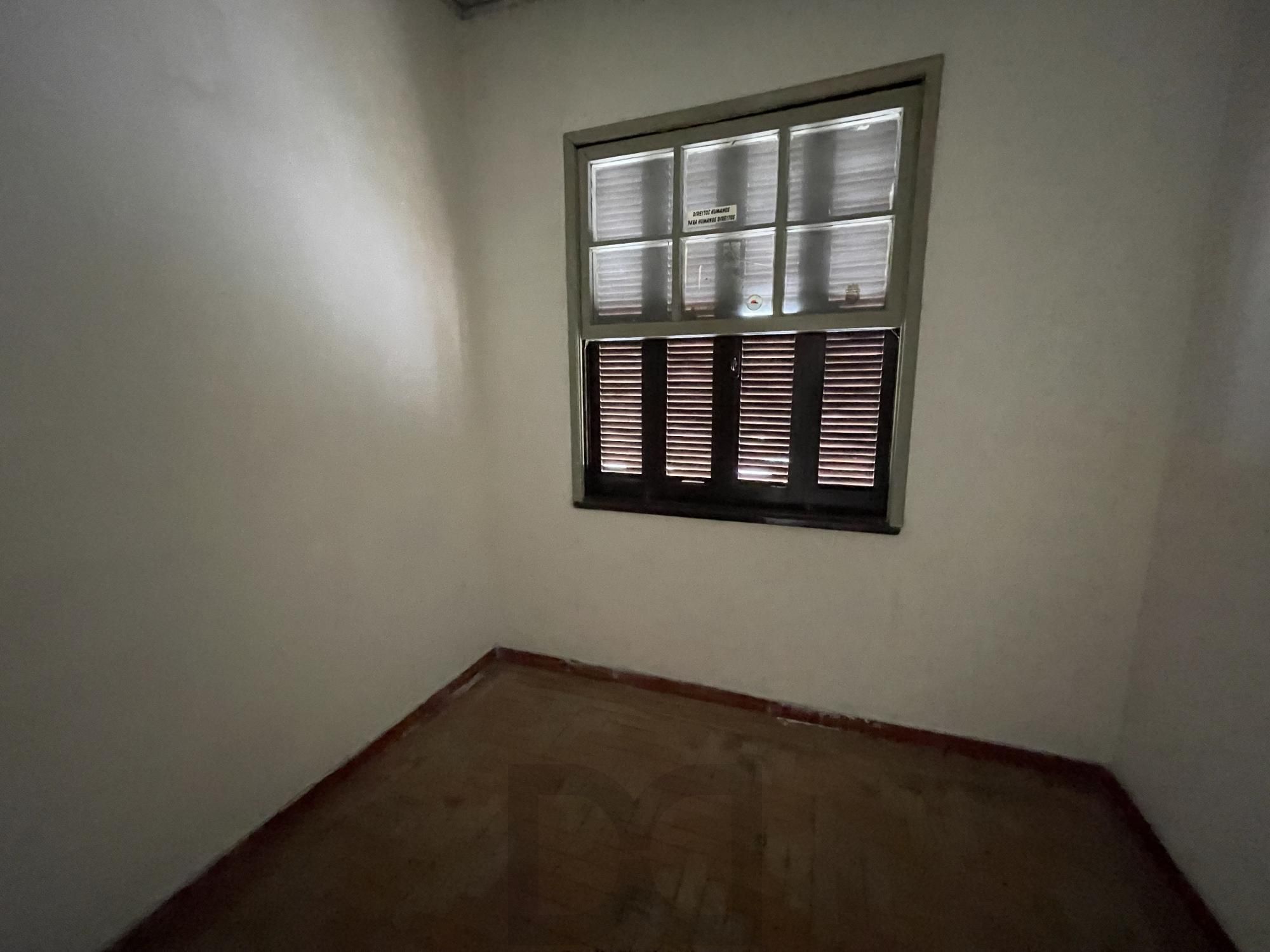 Casa com 3 dormitórios e ampla garagem Bairro Higienópolis — foto 9