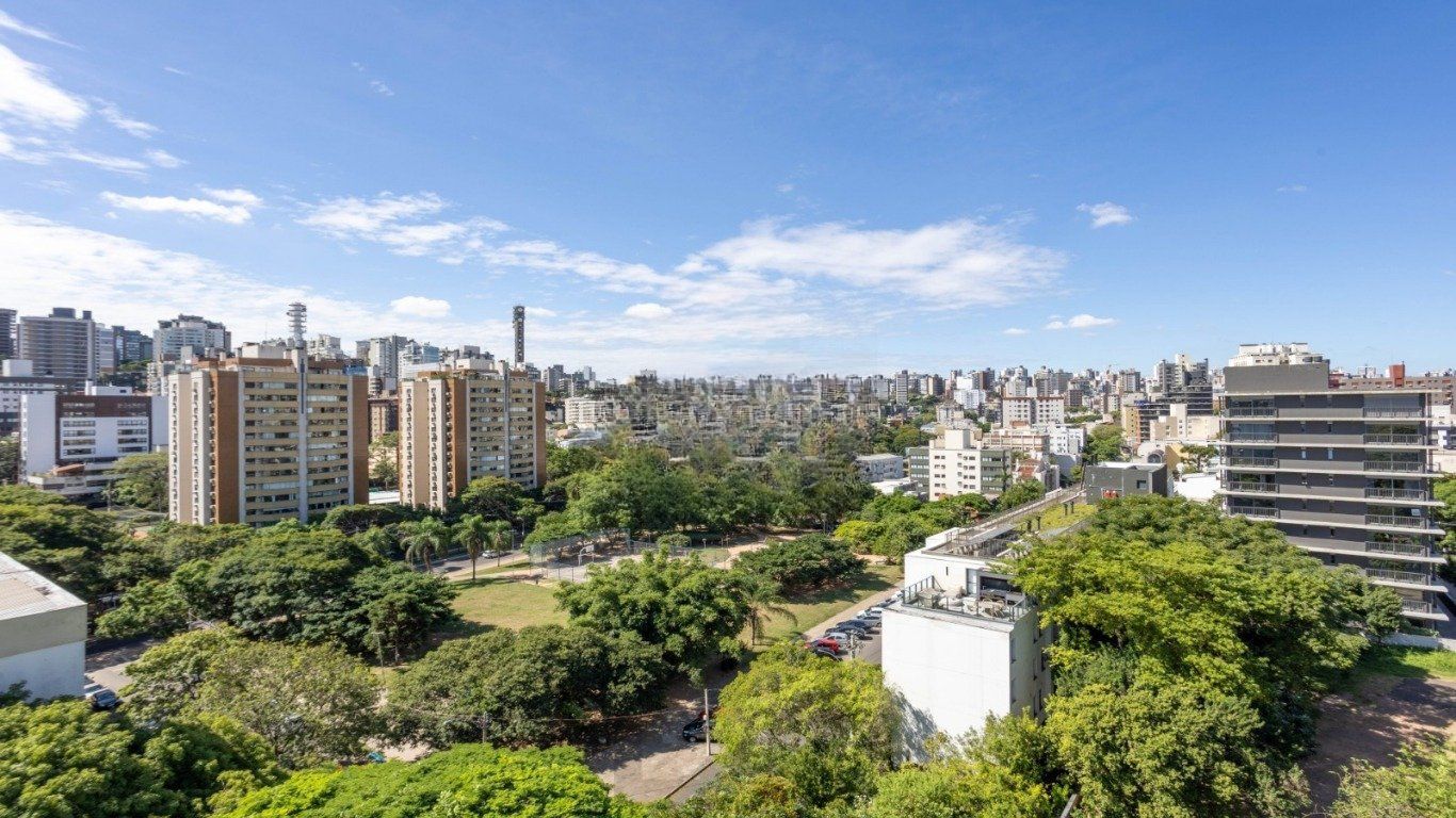 Cobertura com 3 Quartos, 1 suíte, 2 vagas e 211m² no Petrópolis. — foto 41