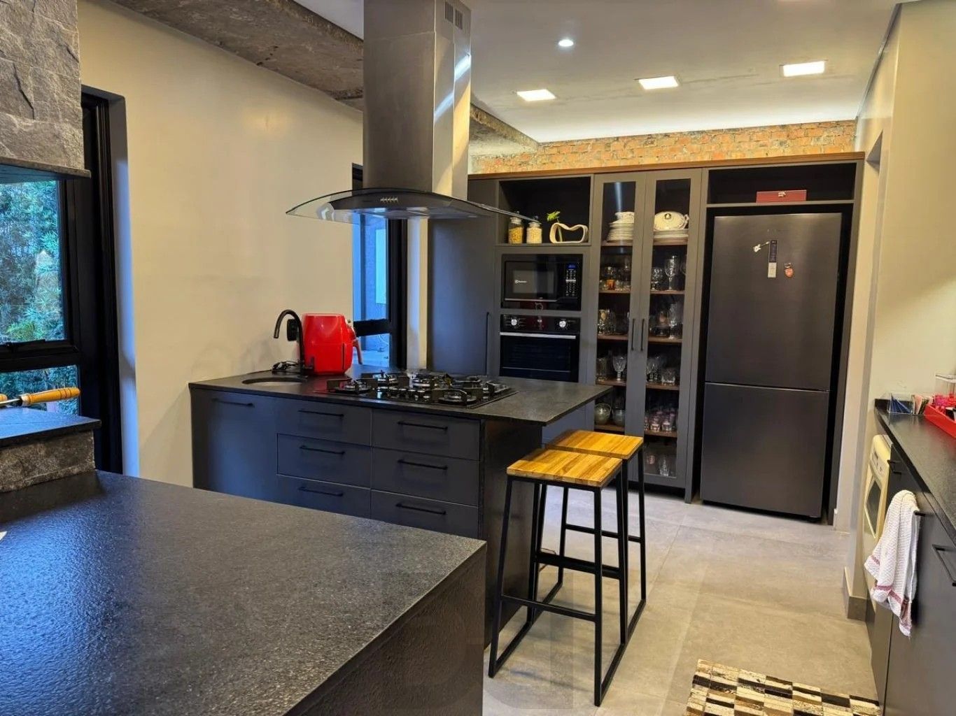 Casa de 3 dormitórios e 4 vagas de garagem no Bairro gloria em Porto Alegre. — foto 34