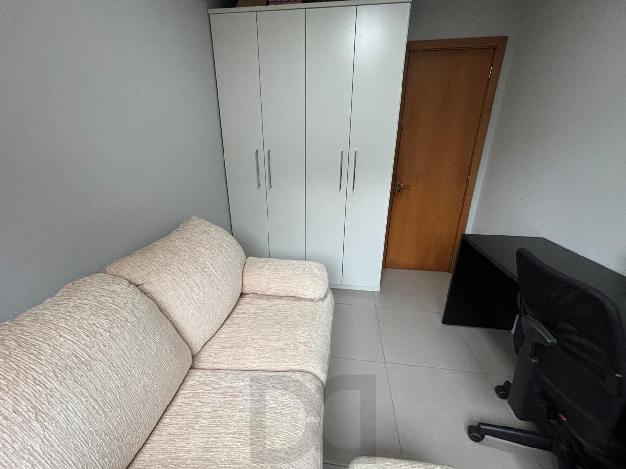 Apartamento de 2 dormitórios, elevador e 2 vagas no bairro Partenon — foto 15