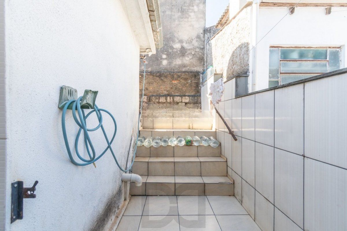 Casa com 2 quartos, 2 vaga, sacada e churrasqueira no bairro Costa e Silva — foto 27