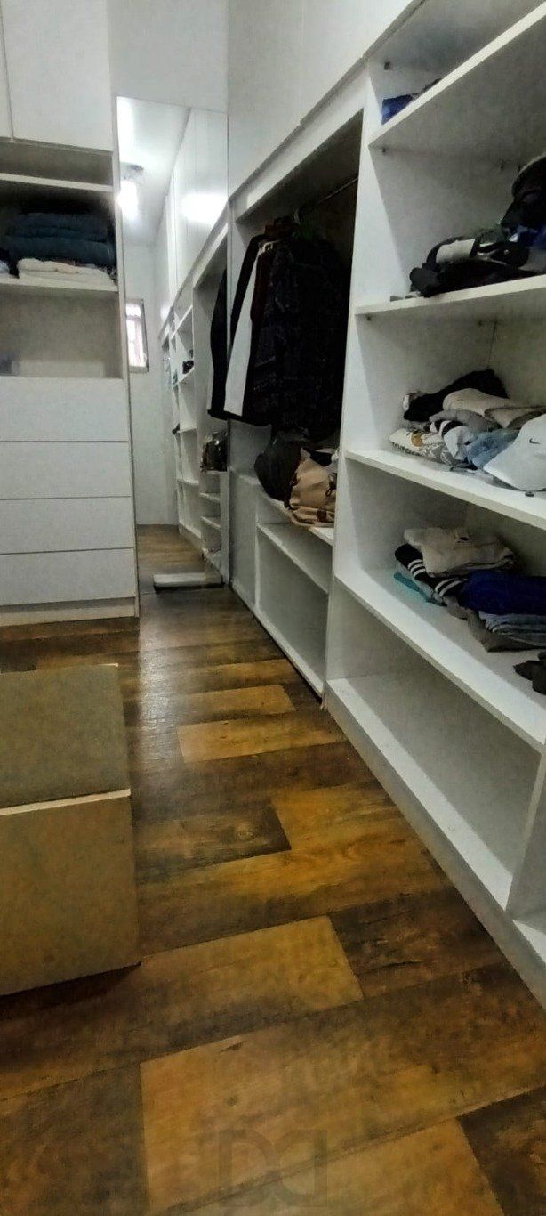 Casa com 3 quartos, 3 banheiros, churrasqueira no bairro Jardim São Pedro. — foto 19