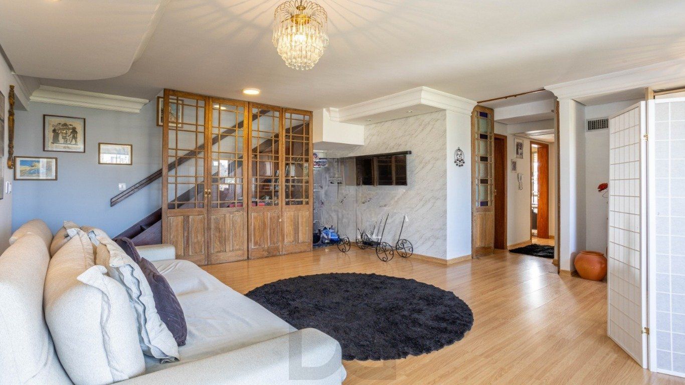 Cobertura com 3 Quartos, 1 suíte, 2 vagas e 211m² no Petrópolis. — foto 8