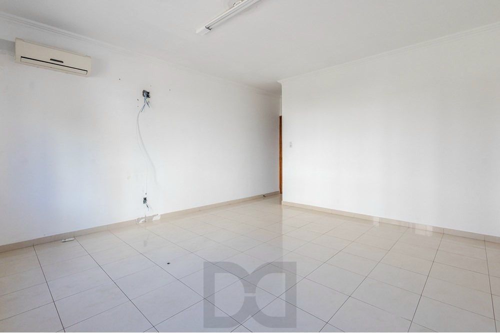 Casa com 4 quartos, 7 vagas e pátio no Bairro Higienópolis — foto 54