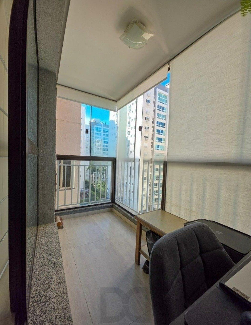 Apartamento de 2 dormitórios, suíte, 1 vaga e elevador, no bairro Boa Vista. — foto 4
