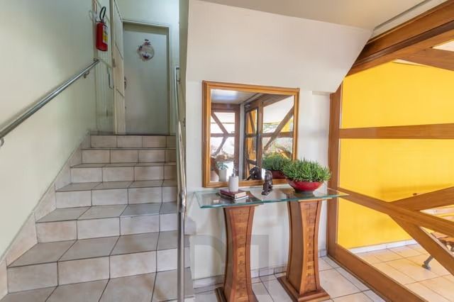 Apartamento de 2 Dormitórios no bairro Jardim Floresta Porto Alegre. — foto 3