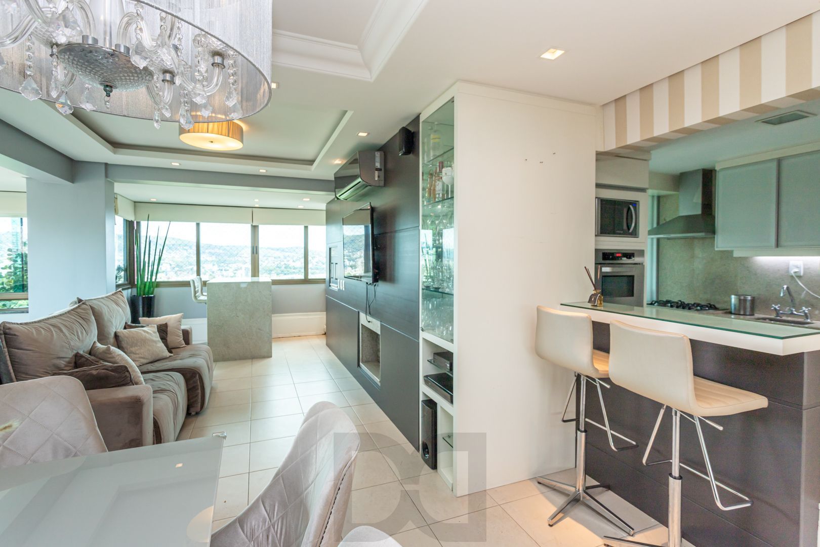 Apartamento de 97m², 2 dormitórios,1suíte, 3 vagas de garagem no Jardim Botânico — foto 5