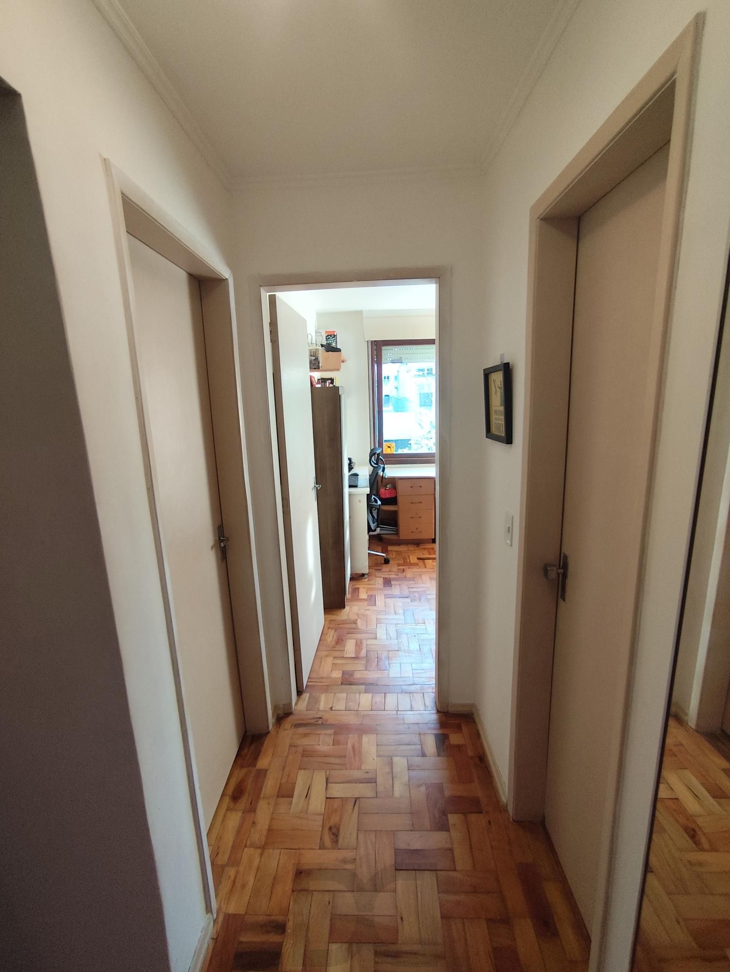 Apartamento semi mobiliado de 2 quartos e 2 vagas no bairro Petrópolis — foto 15