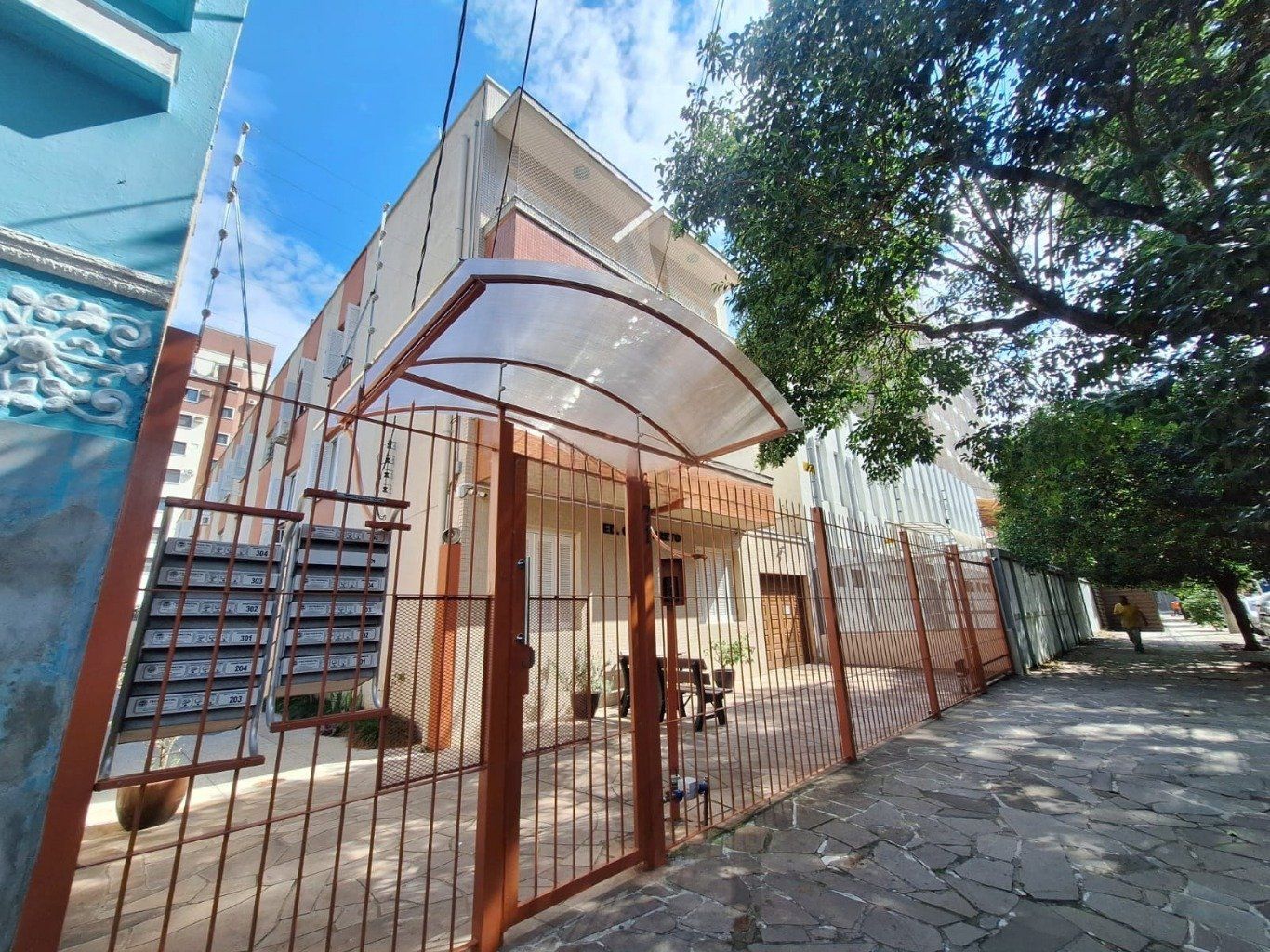 Apartamento de 3 quartos e 78 metros privativos no Bairro Menino Deus — foto 1