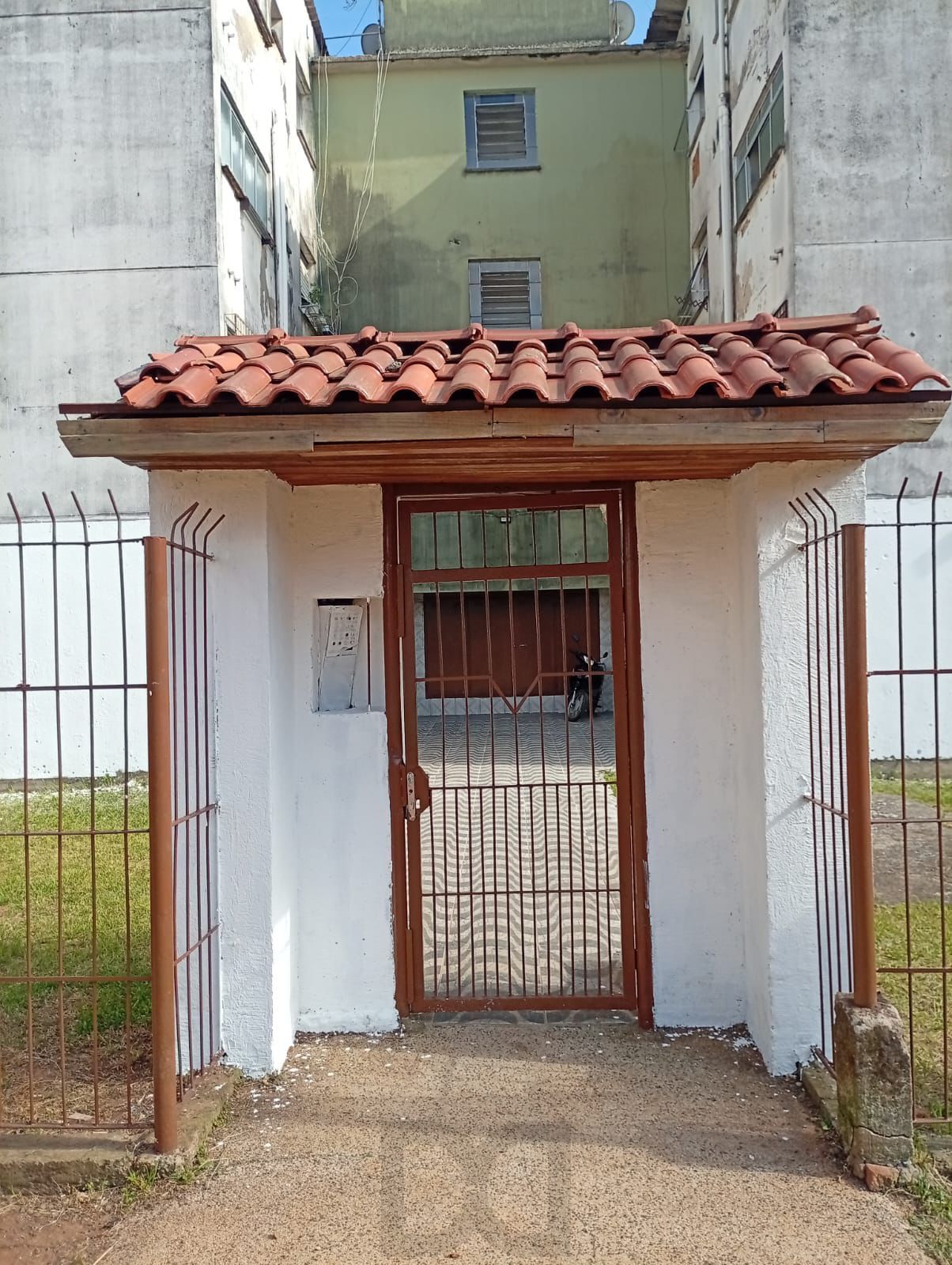Apartamento Térreo, com 2 quartos, portaria e pátio no bairro Rubem Berta — foto 13