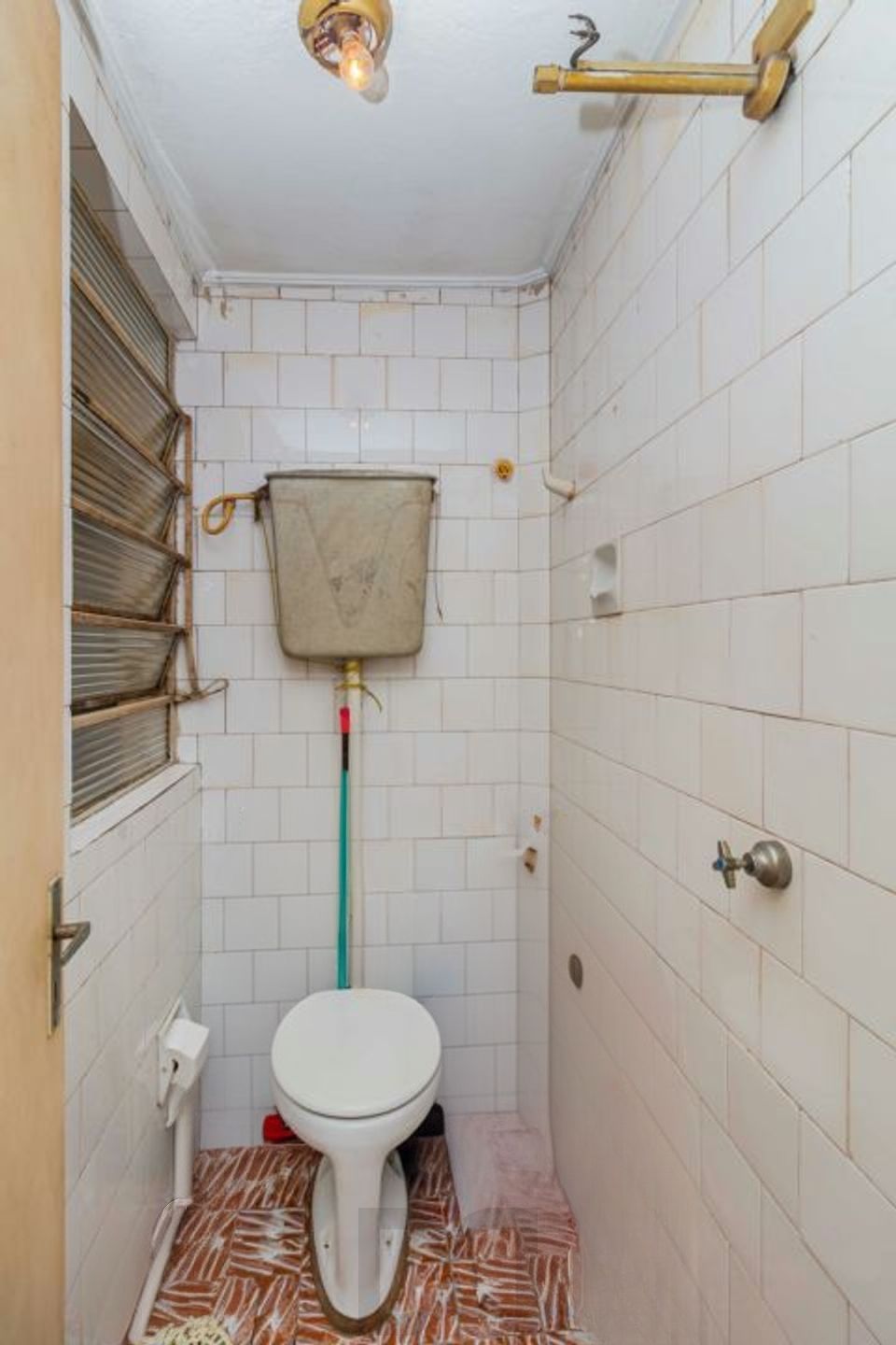 Apartamento com 2 quartos, elevador semi mobiliado no bairro Floresta. — foto 25