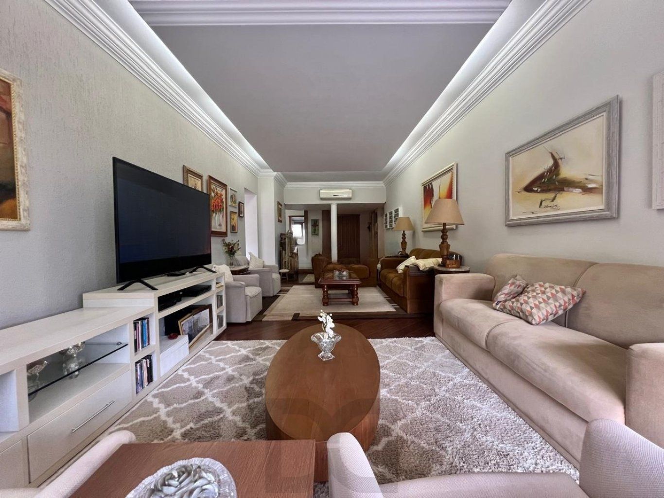 Apartamento com 4 quartos, 223m²,2 vagas, elevador no bairro Jardim do Salso. — foto 9