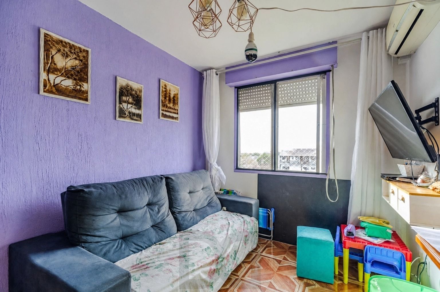 Apartamento de 2 dormitórios, semi mobiliado e 47m² no bairro Camaquã. — foto 2
