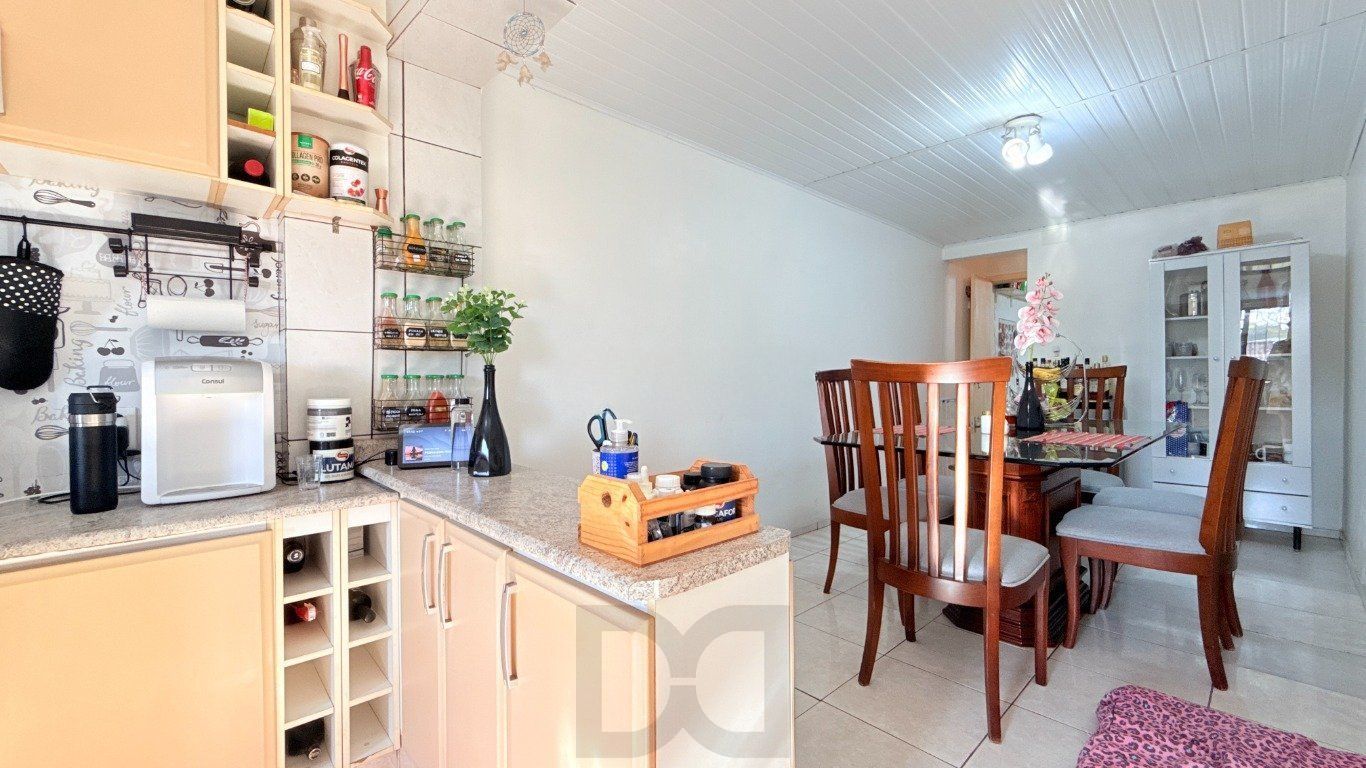 Casa com 4 quartos, vaga coberta, piscina e pátio no bairro Cristo Redentor — foto 11