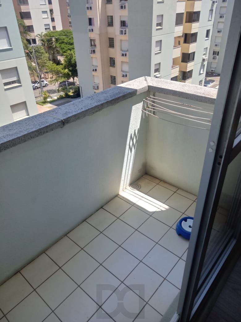 Apartamento de 2 dormitórios, 1 vaga e elevador no bairro Sarandi — foto 3