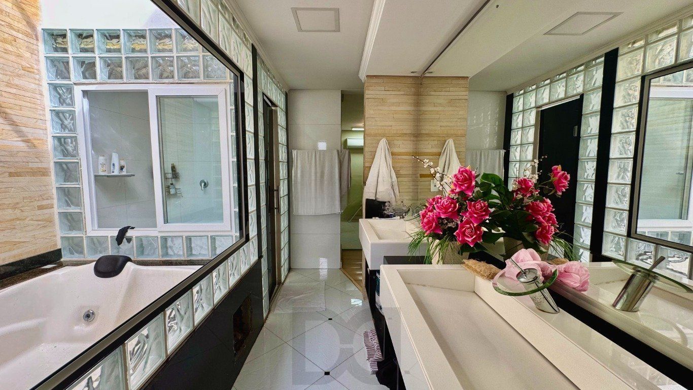 Casa com 4 Quartos, 3 suítes, 4 vagas e 600 m² privativos no Jardim Lindóia. — foto 44