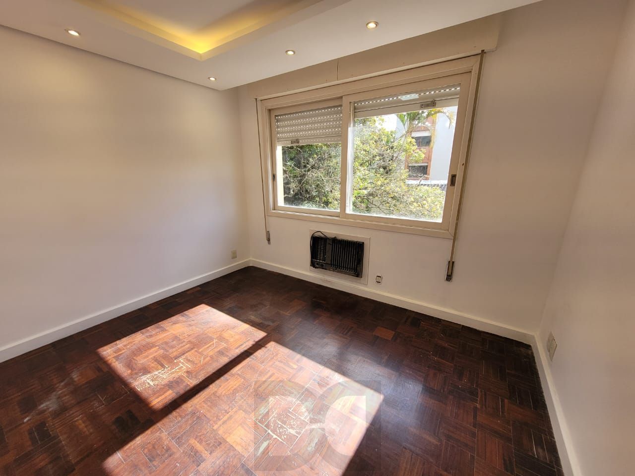 Apartamento de 3 dormitórios, 1 suíte e 1 vaga no bairro Petrópolis. — foto 16