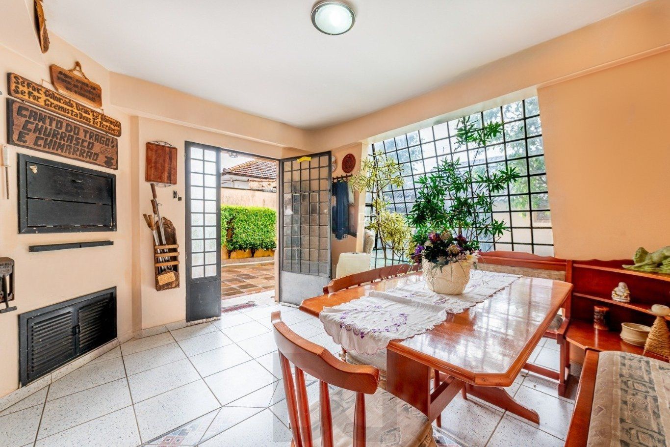 Casa com 3 suítes, 4 vagas e pátio com piscina no Bairro Boa Vista — foto 5
