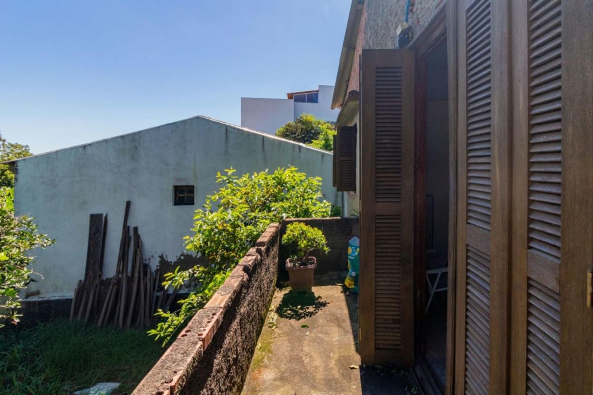 Casa de 3 quartos, 2 vagas no bairro Morro Santana — foto 22