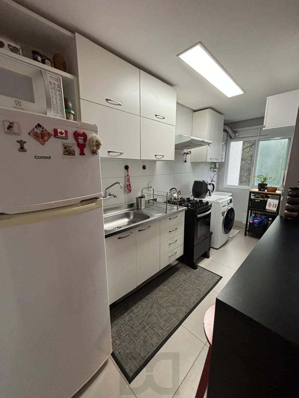 Apartamento de 2 dormitórios, elevador e 2 vagas no bairro Partenon — foto 9