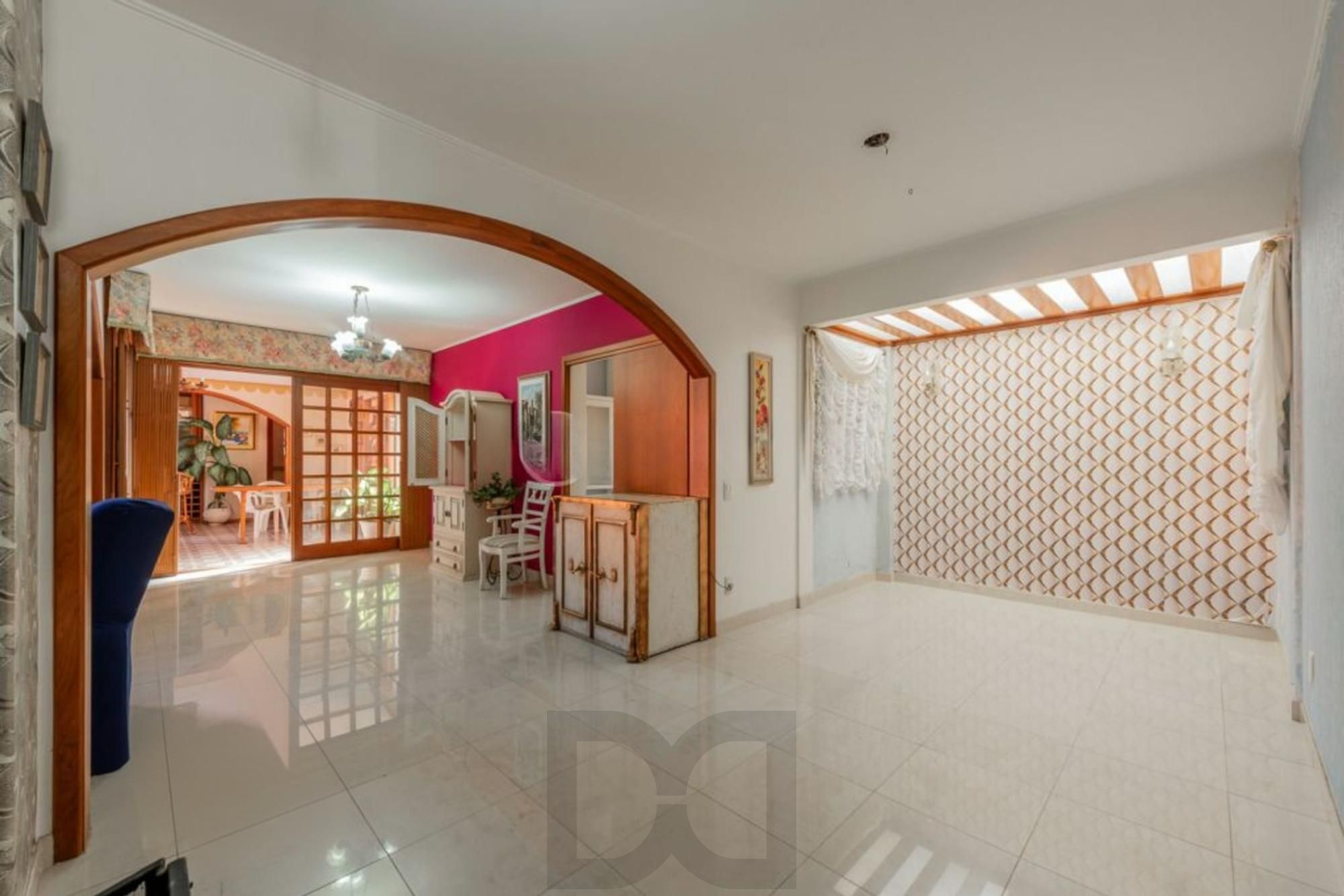 Casa com 3 dormitórios,1 suíte, 4 banheiros e 4 vagas, 203m² no Jardim Itu. — foto 7