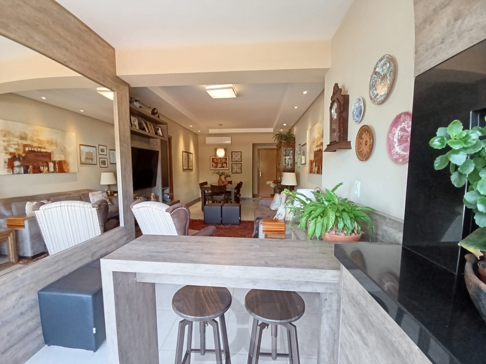 Apartamento semi mobiliado 3 quartos, elevador, 2 vagas no bairro São João. — foto 4