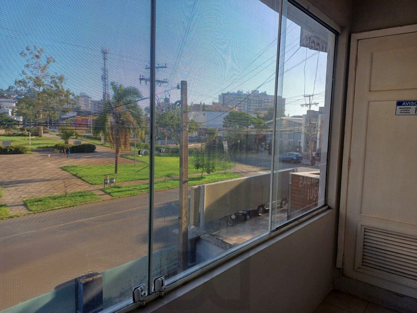 Casa com 3 quartos, 3 banheiros, 300m² e 8 vagas no Menino Deus. — foto 14