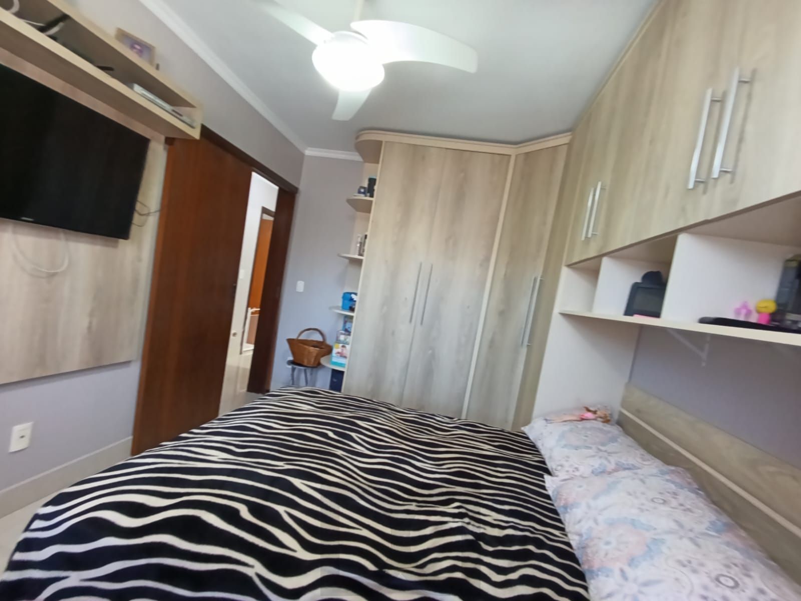 Casa de 3 quartos,suíte,churrasqueira, 3 vagas no bairro Sarandi — foto 21
