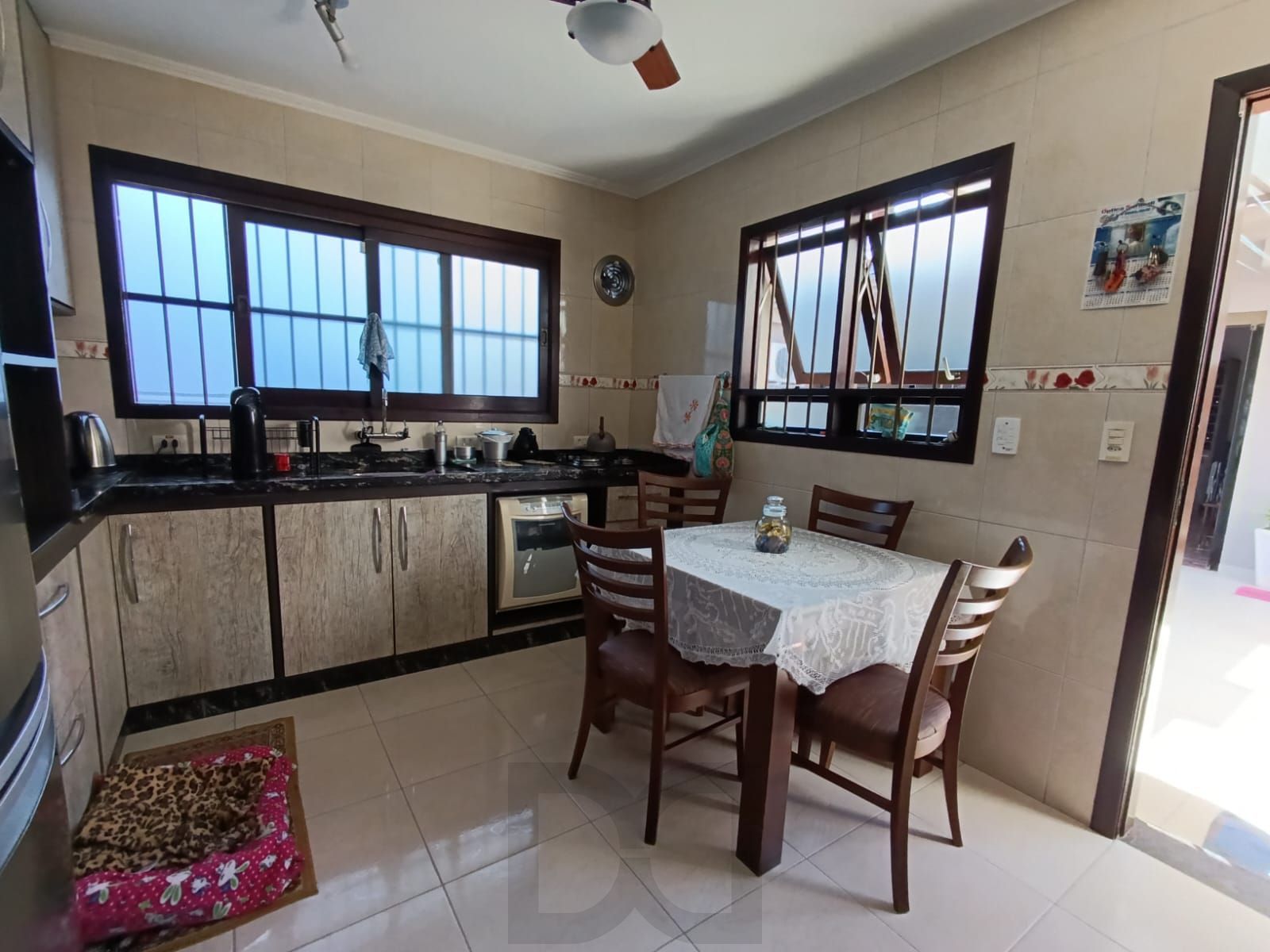 Casa de 3 quartos,suíte,churrasqueira, 3 vagas no bairro Sarandi — foto 10