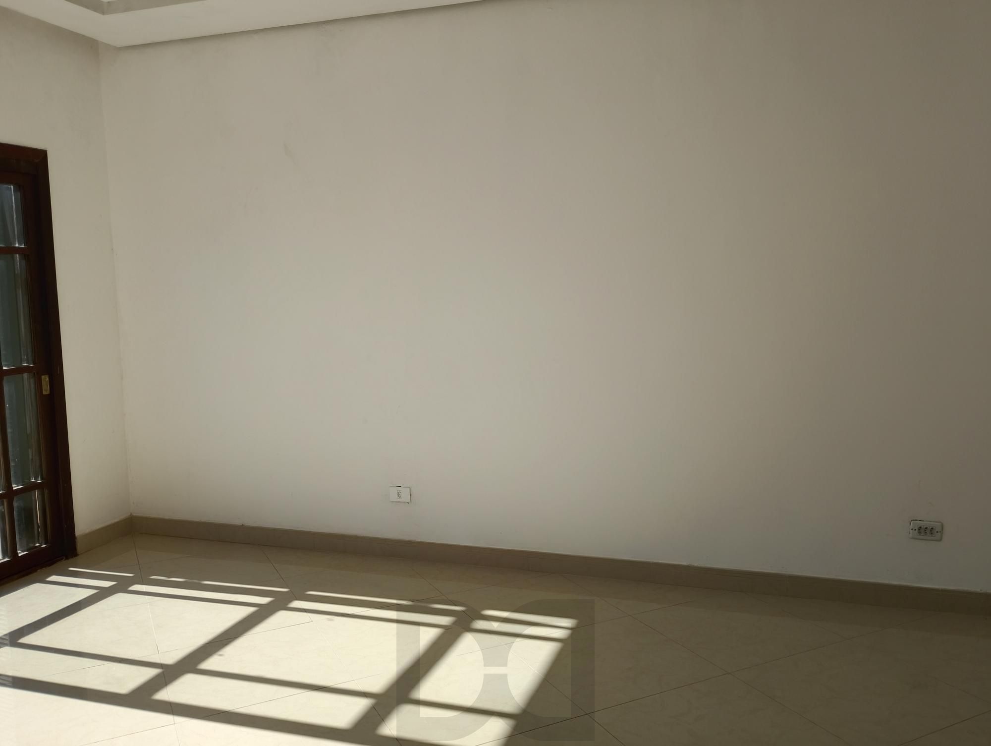 Casa com 3 quartos, 4 vagas de garagem e com pátio no bairro Parque Santa Fé — foto 18