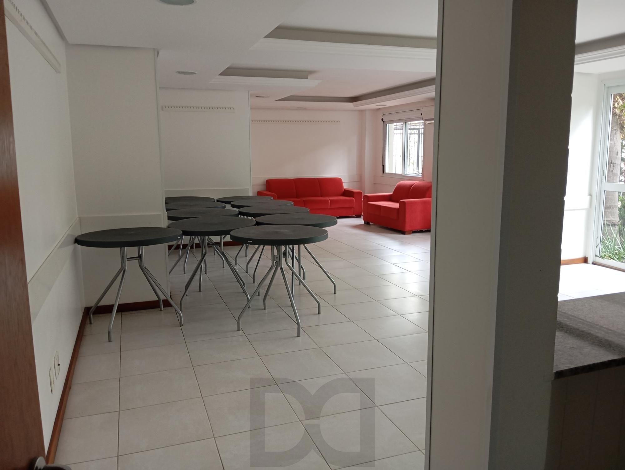 Apartamento com 2 Dormitórios, Vaga Dupla e Elevador no Floresta — foto 40