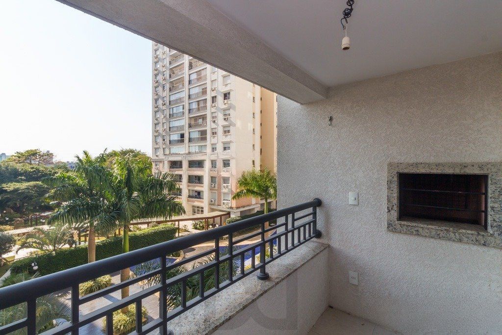 Apartamento com 3 dormitórios, 1 suíte, 1 vaga e elevador no Passo da Areia — foto 2